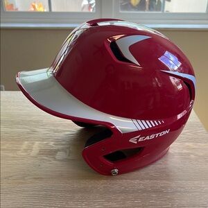 ⚾️♥️ EASTON YOUTH RED & WHITE BASEBALL/SOFTBALL HELMET♥️⚾️